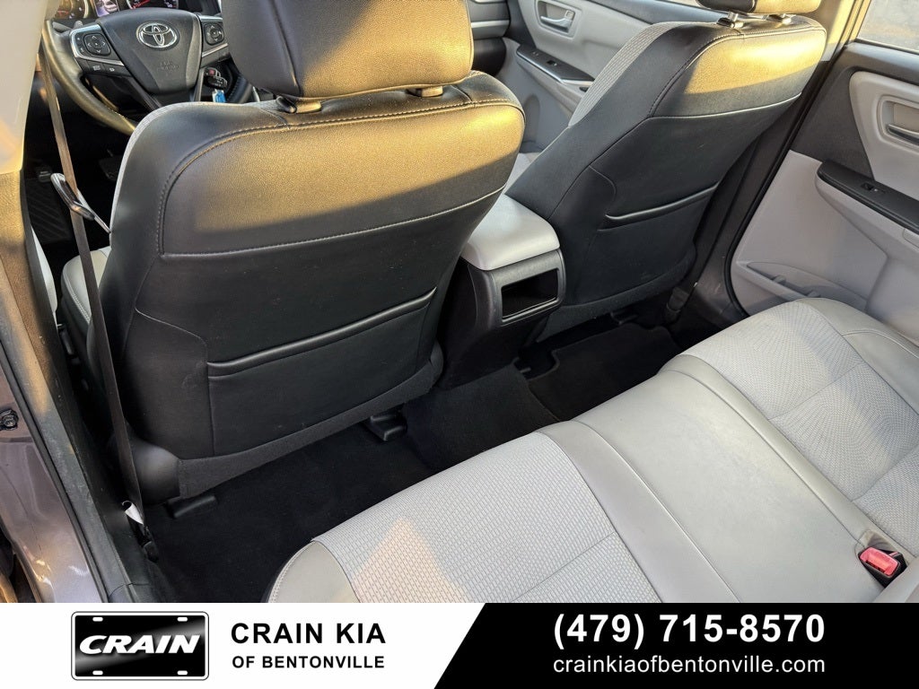 2016 Toyota Camry SE - CLEAN CARFAX HISTORY