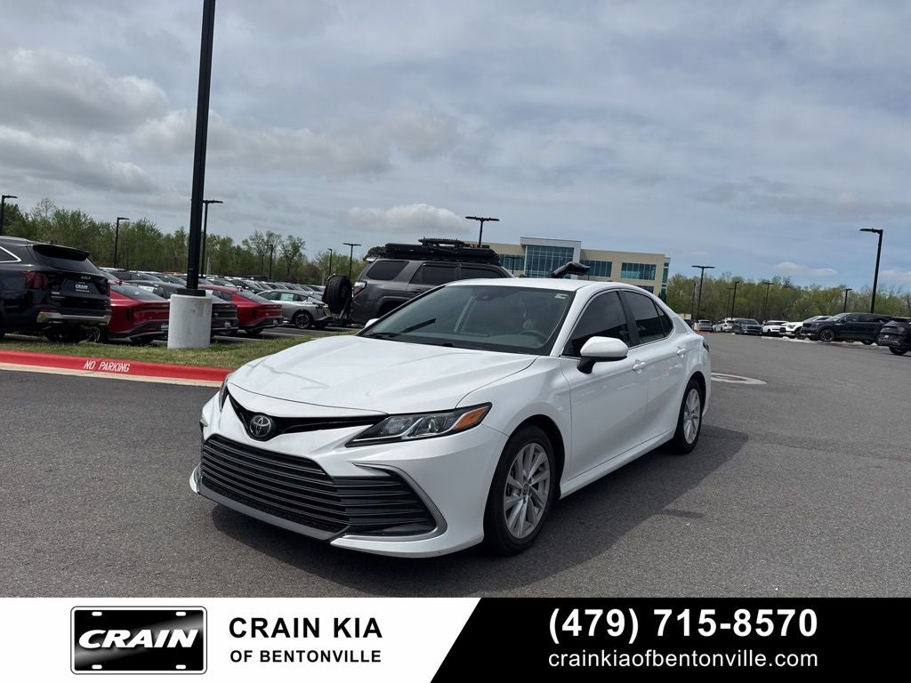 2023 Toyota Camry LE - CLEAN CARFAX / ONE OWNER