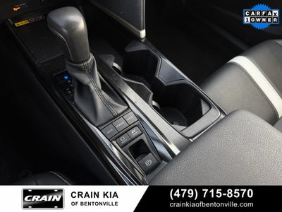 2025 Toyota Camry SE - CLEAN CARFAX / ONE OWNER