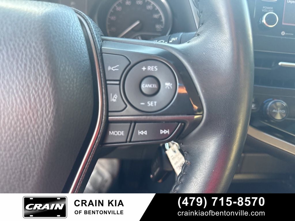 2022 Toyota Camry SE - CLEAN CARFAX / ONE OWNER