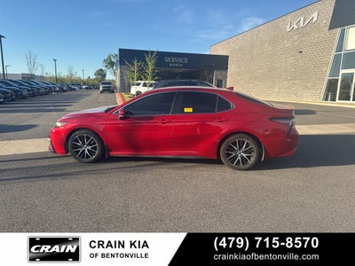 2022 Toyota Camry SE - CLEAN CARFAX / ONE OWNER