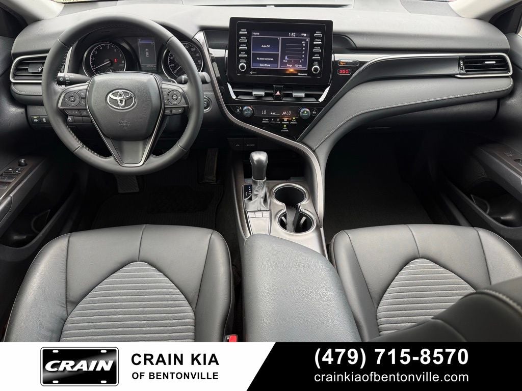 2023 Toyota Camry SE - CLEAN CARFAX / ONE OWNER