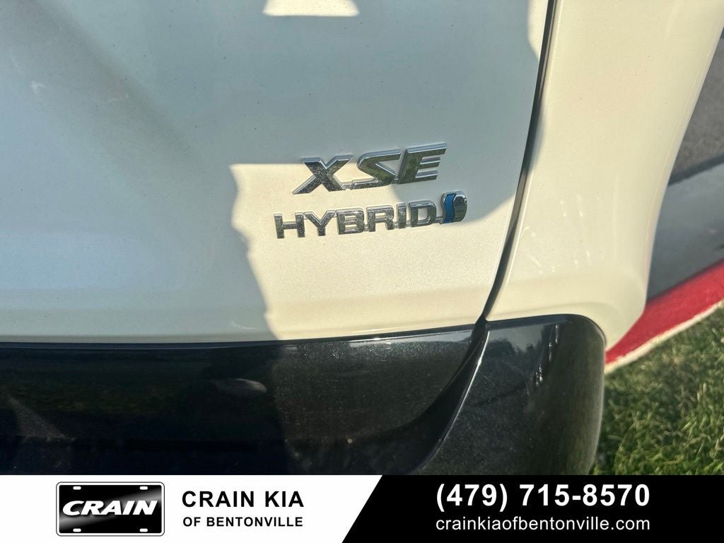 2022 Toyota RAV4 Hybrid XSE - AWD / PANORAMIC SUNROOF / ONE OWNER
