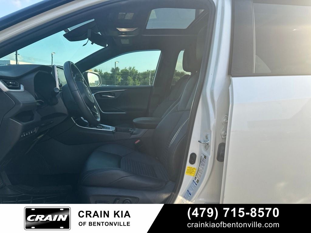 2022 Toyota RAV4 Hybrid XSE - AWD / PANORAMIC SUNROOF / ONE OWNER