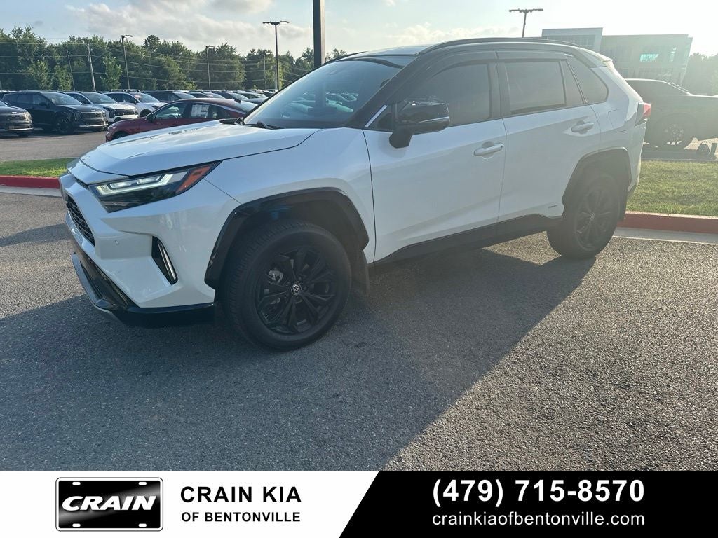 2022 Toyota RAV4 Hybrid XSE - AWD / PANORAMIC SUNROOF / ONE OWNER