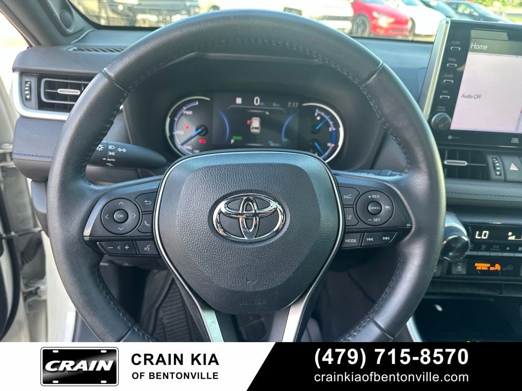 2022 Toyota RAV4 Hybrid XSE - AWD / PANORAMIC SUNROOF / ONE OWNER