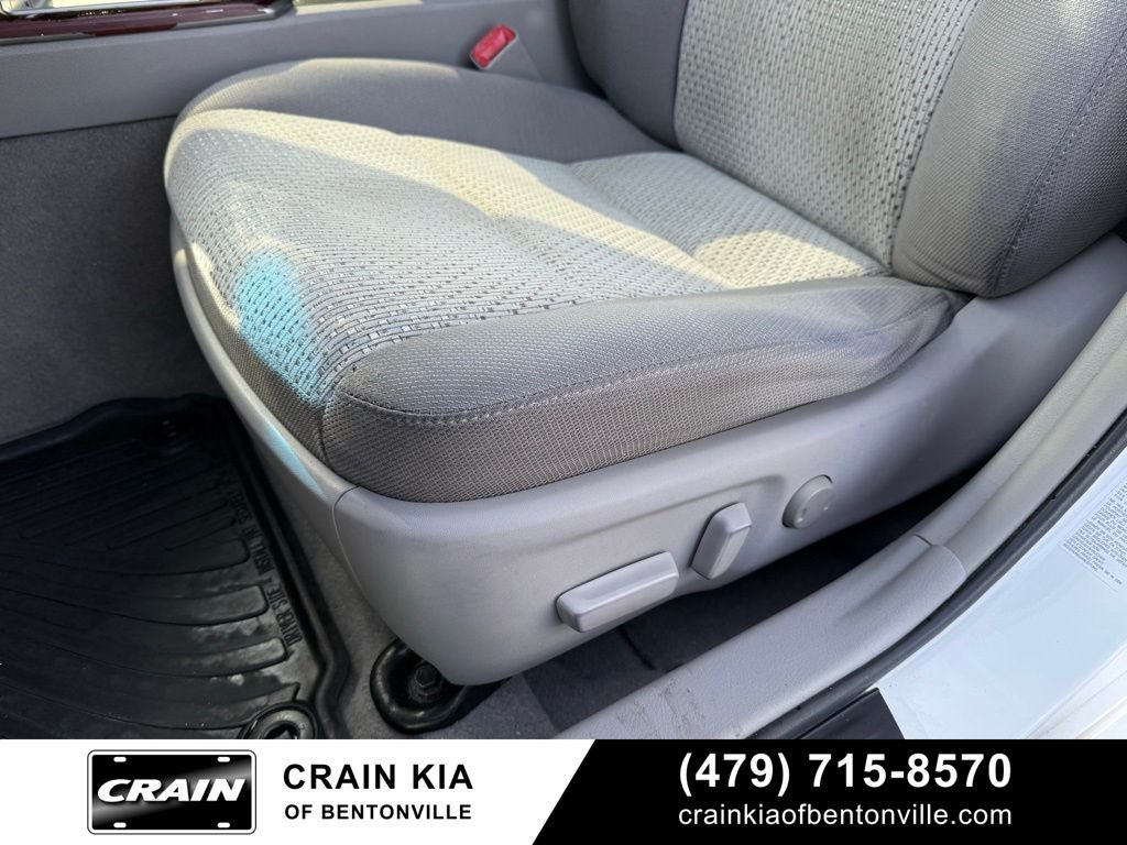 2014 Toyota Camry XLE - SUNROOF