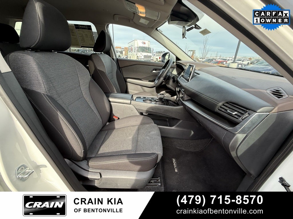 2023 Nissan Rogue SV - CLEAN CARFAX / ONE OWNER