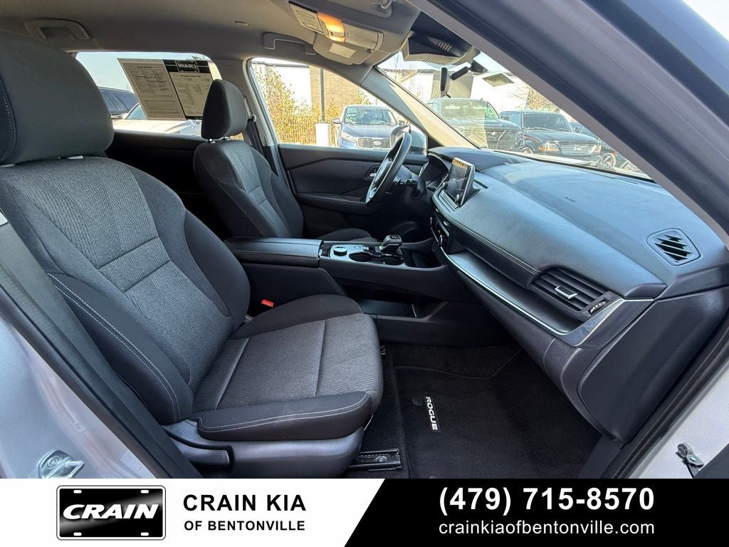 2024 Nissan Rogue SV - AWD / CLEAN CARFAX / ONE OWNER