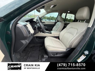 2022 Nissan Pathfinder SL - 4WD / CLEAN CARFAX