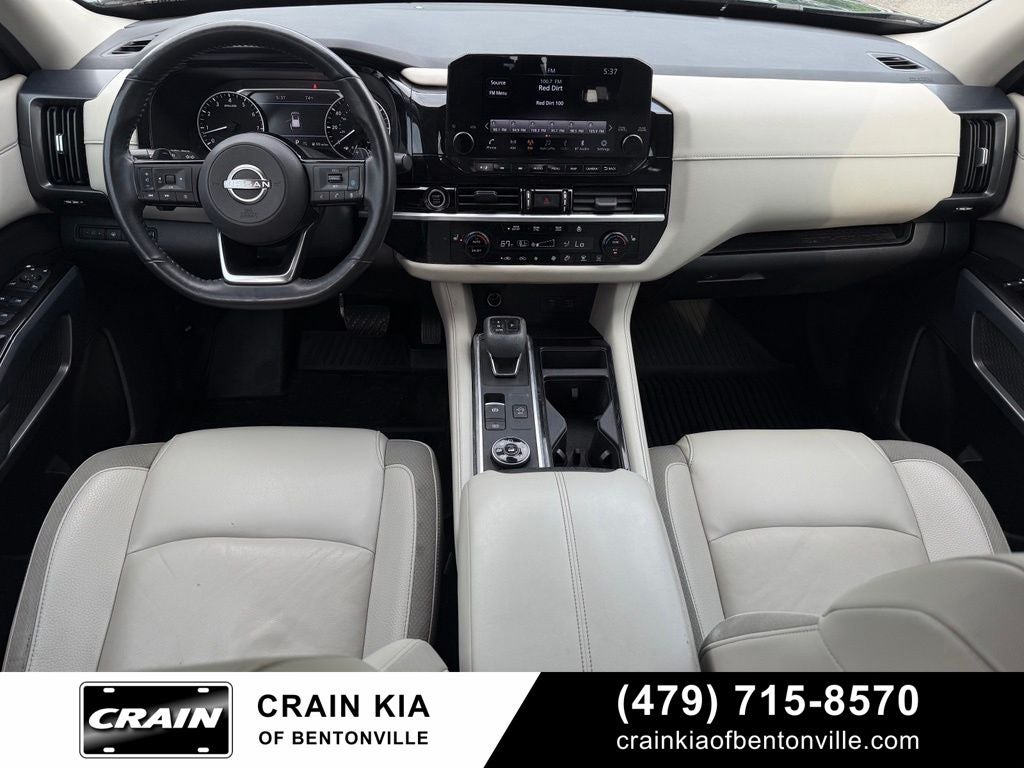 2022 Nissan Pathfinder SL - 4WD / CLEAN CARFAX