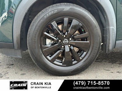 2022 Nissan Pathfinder SL - 4WD / CLEAN CARFAX