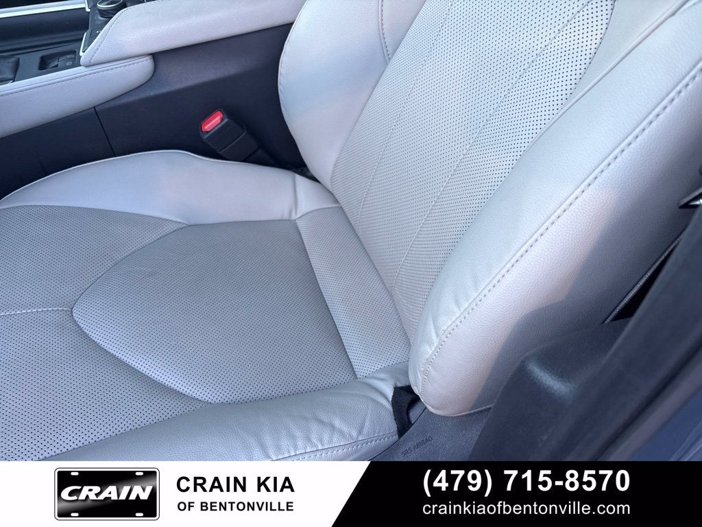 2024 Toyota Grand Highlander Platinum | CARFAX ONE OWNER!