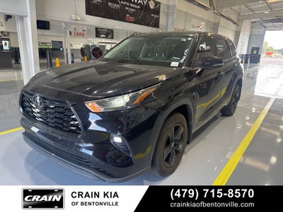2022 Toyota Highlander LE - AWD