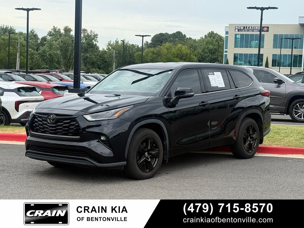 2022 Toyota Highlander LE - AWD