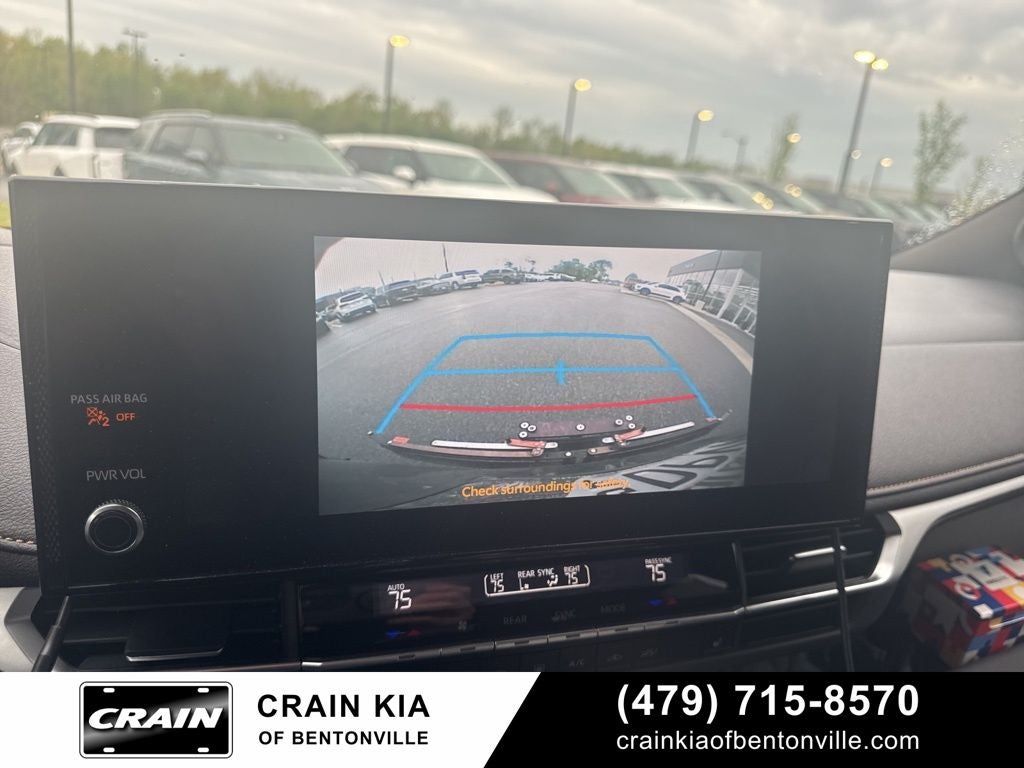 2025 Toyota Sienna Woodland Edition - AWD / DVD / SUNROOF