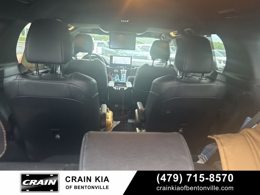 2025 Toyota Sienna Woodland Edition - AWD / DVD / SUNROOF