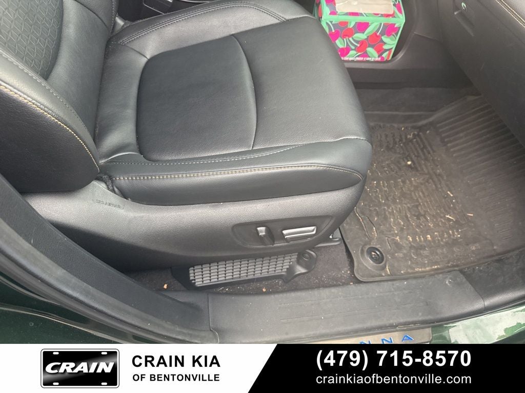 2025 Toyota Sienna Woodland Edition - AWD / DVD / SUNROOF