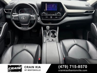 2023 Toyota Highlander XLE - AWD / SUNROOF