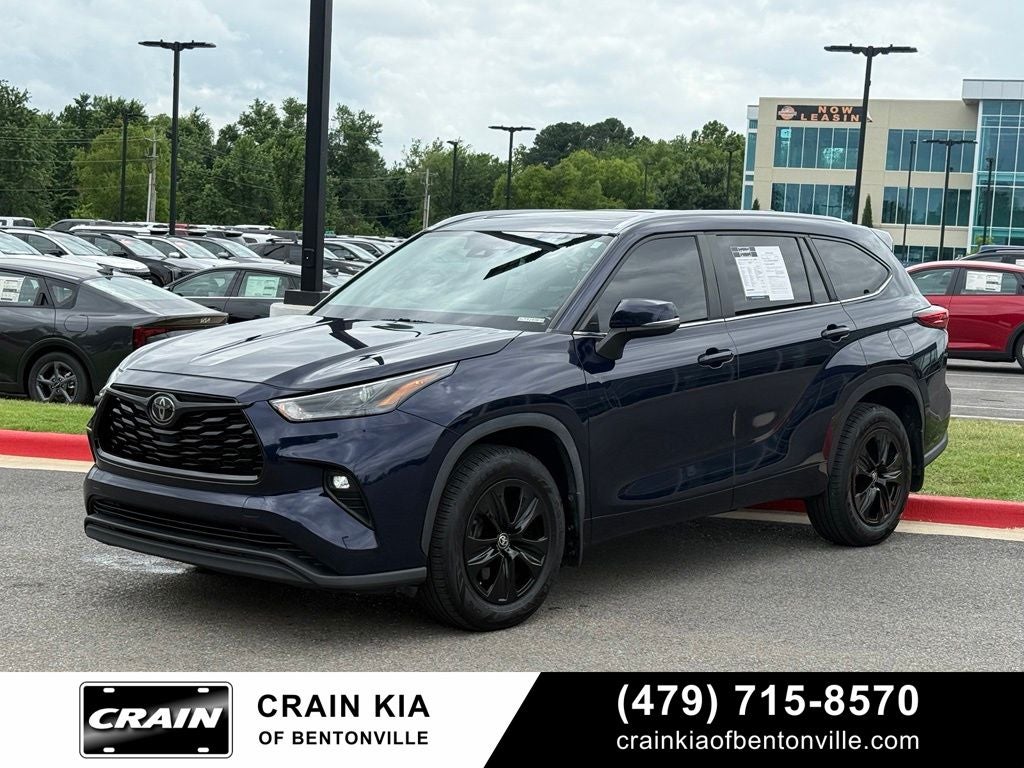 2023 Toyota Highlander XLE - AWD / SUNROOF