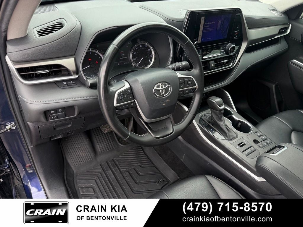2023 Toyota Highlander XLE - AWD / SUNROOF