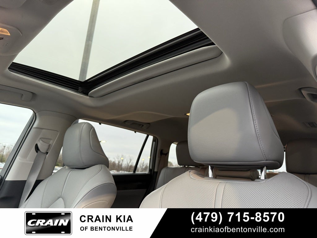 2020 Toyota Highlander Limited - CLEAN CARFAX / SUNROOF