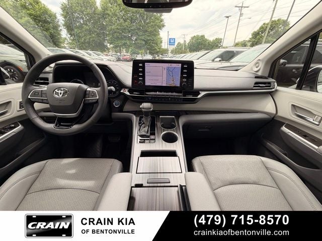 2023 Toyota Sienna Limited - SUNROOF / CLEAN CARFAX / ONE OWNER