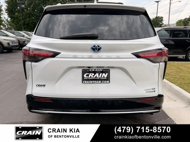 2023 Toyota Sienna Limited - SUNROOF / CLEAN CARFAX / ONE OWNER