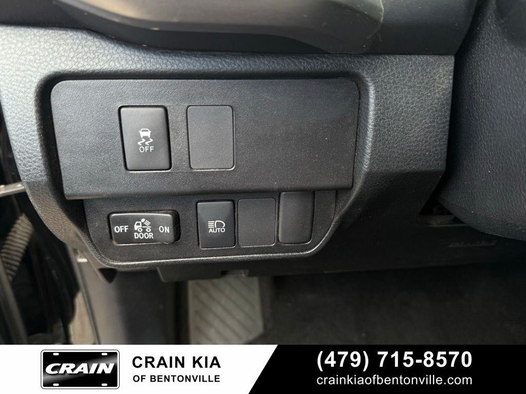 2021 Toyota Tacoma SR5 V6 - 4WD / CLEAN CARFAX