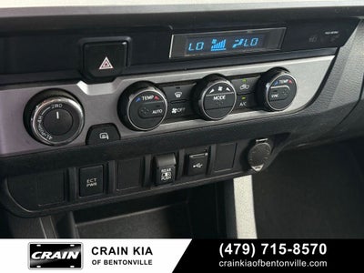 2021 Toyota Tacoma SR5 V6 - 4WD / CLEAN CARFAX