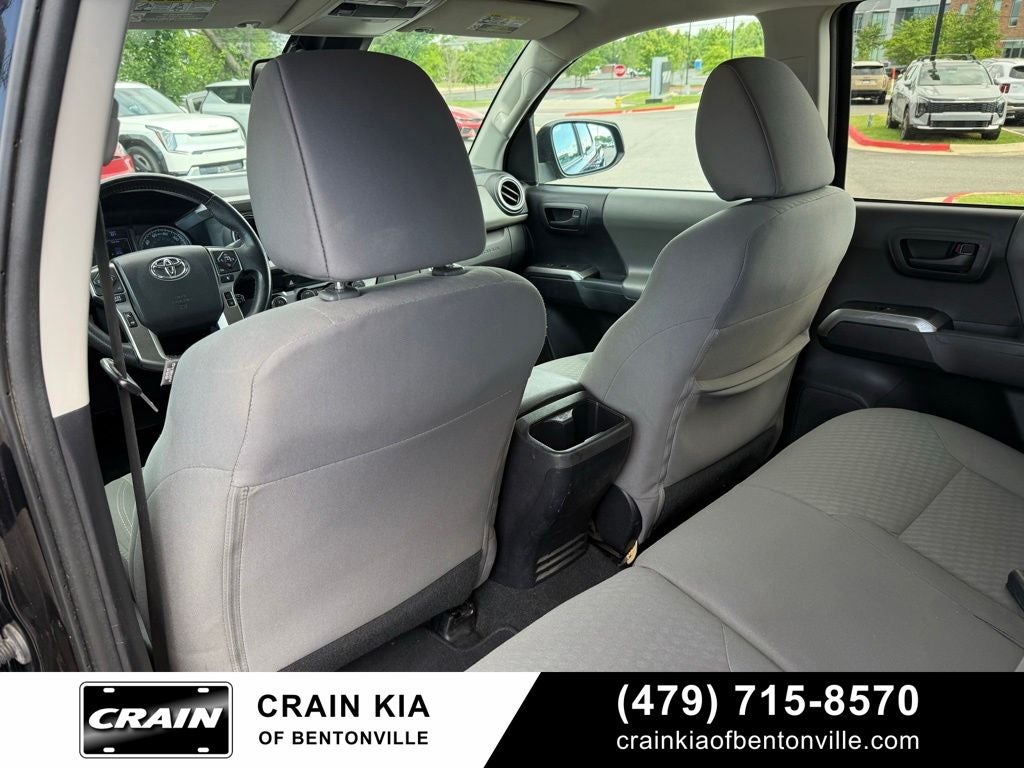 2021 Toyota Tacoma SR5 V6 - 4WD / CLEAN CARFAX