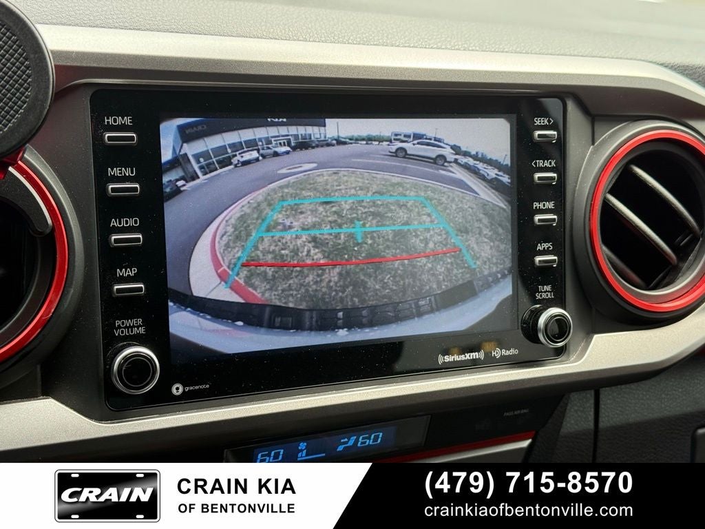 2021 Toyota Tacoma SR5 V6 - 4WD / CLEAN CARFAX / LIFTED!