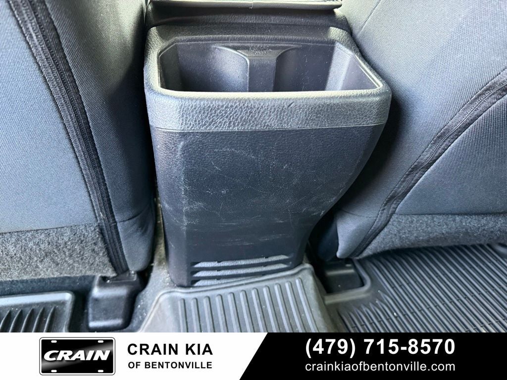 2021 Toyota Tacoma SR5 V6 - 4WD / CLEAN CARFAX / LIFTED!