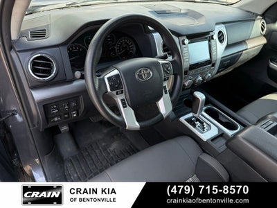 2018 Toyota Tundra SR5 - 4WD / CLEAN CARFAX HISTORY