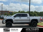2019 Toyota Tundra SR5 - 4WD / CLEAN CARFAX / LIFTED!
