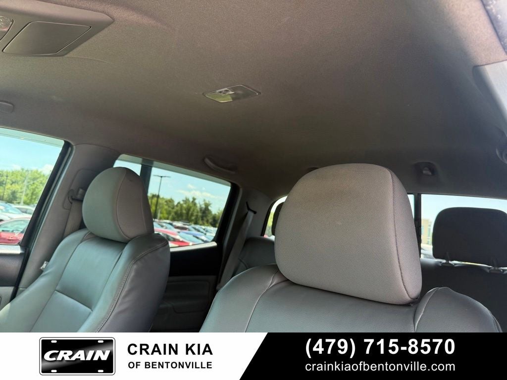 2014 Toyota Tacoma Base V6 - 4WD / CLEAN CARFAX HISTORY