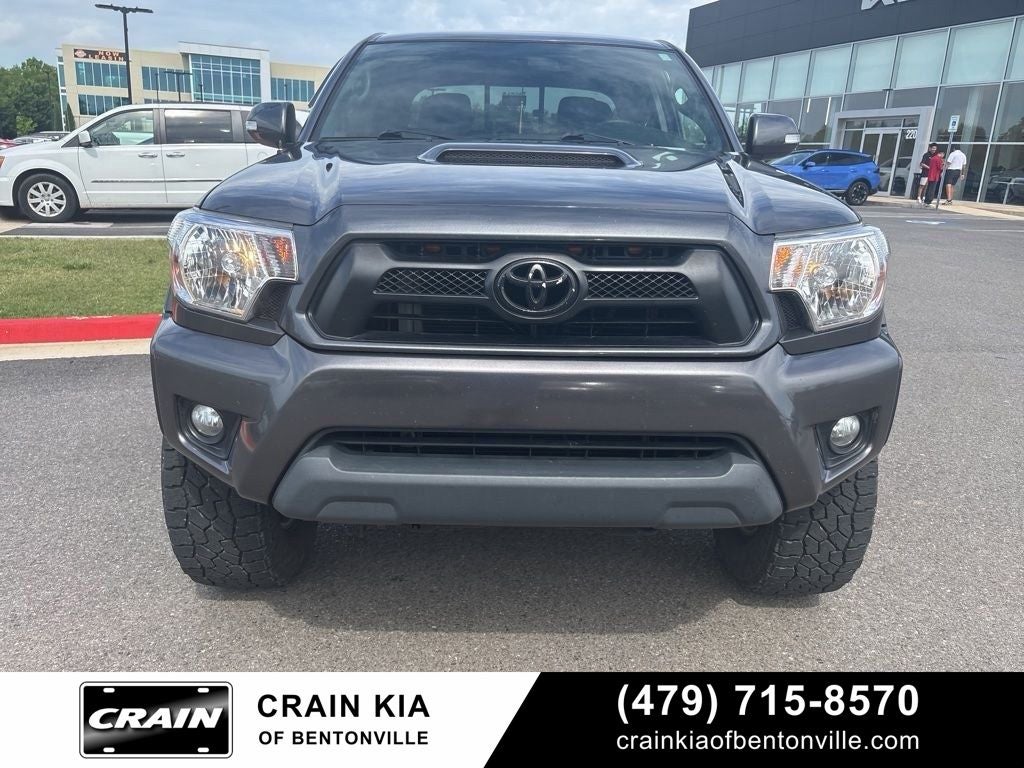 2014 Toyota Tacoma Base V6 - 4WD / CLEAN CARFAX HISTORY