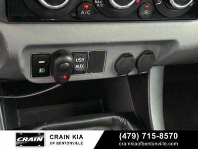 2013 Toyota Tacoma Base - 4WD / CARFAX ONE OWNER
