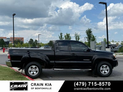2013 Toyota Tacoma Base - 4WD / CARFAX ONE OWNER