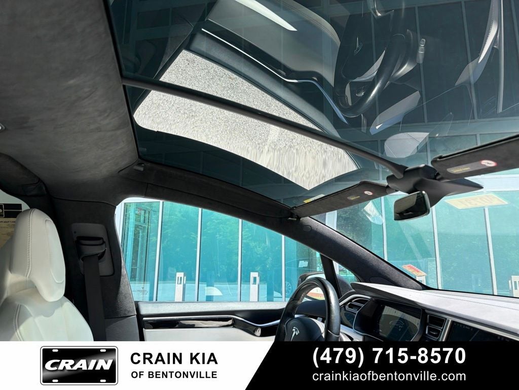 2017 Tesla Model X 75D - AWD / CLEAN CARFAX
