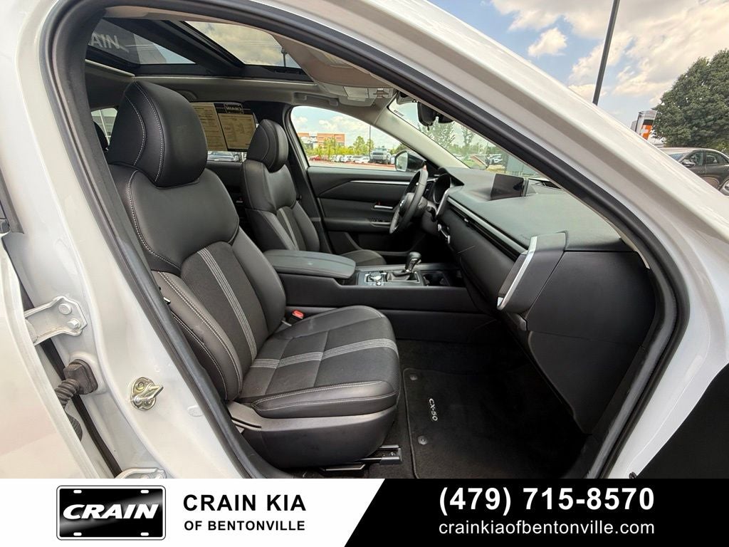 2025 Mazda Mazda CX-50 2.5 S Premium Package - AWD / PANORAMIC SUNROOF