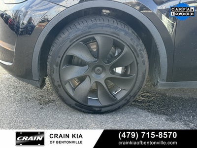 2023 Tesla Model Y Long Range - AWD / 3RD ROW / CLEAN CARFAX / 1 OWNER