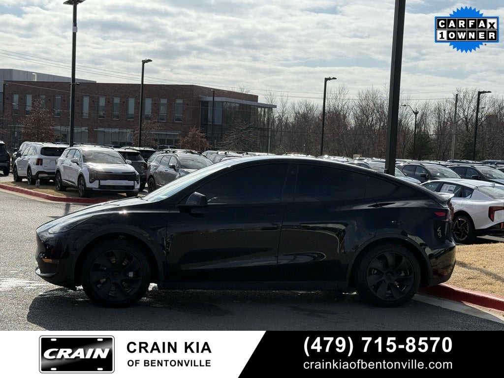 2023 Tesla Model Y Long Range - AWD / 3RD ROW / CLEAN CARFAX / 1 OWNER