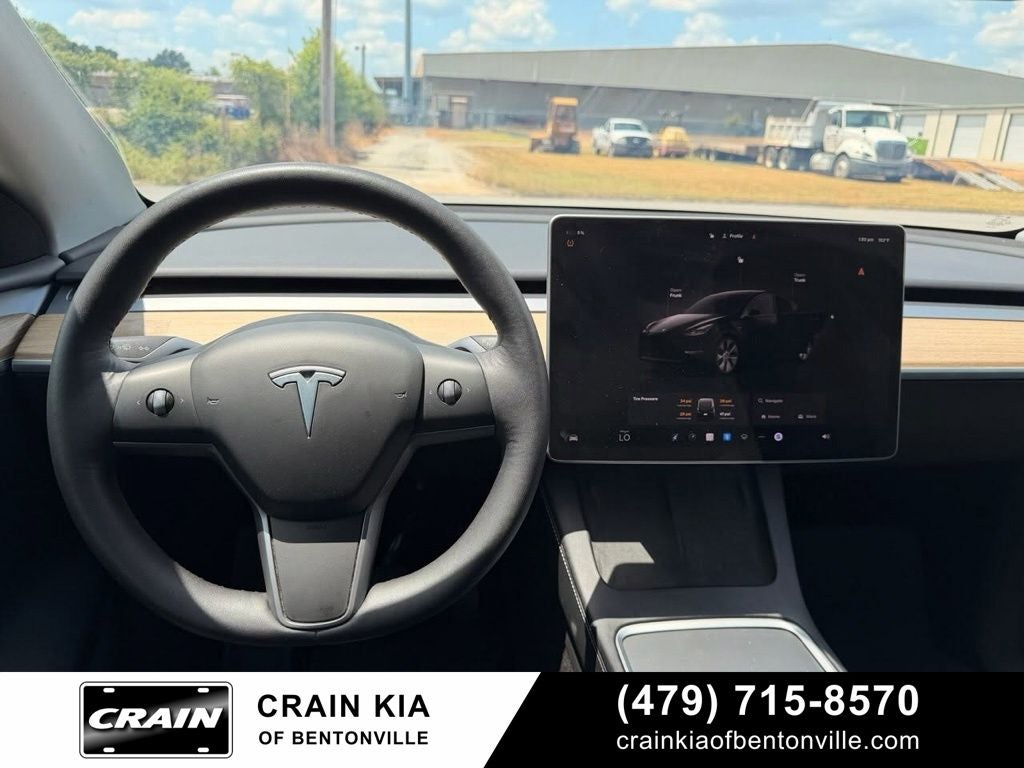2024 Tesla Model Y Long Range - AWD / CLEAN CARFAX / ONE OWNER