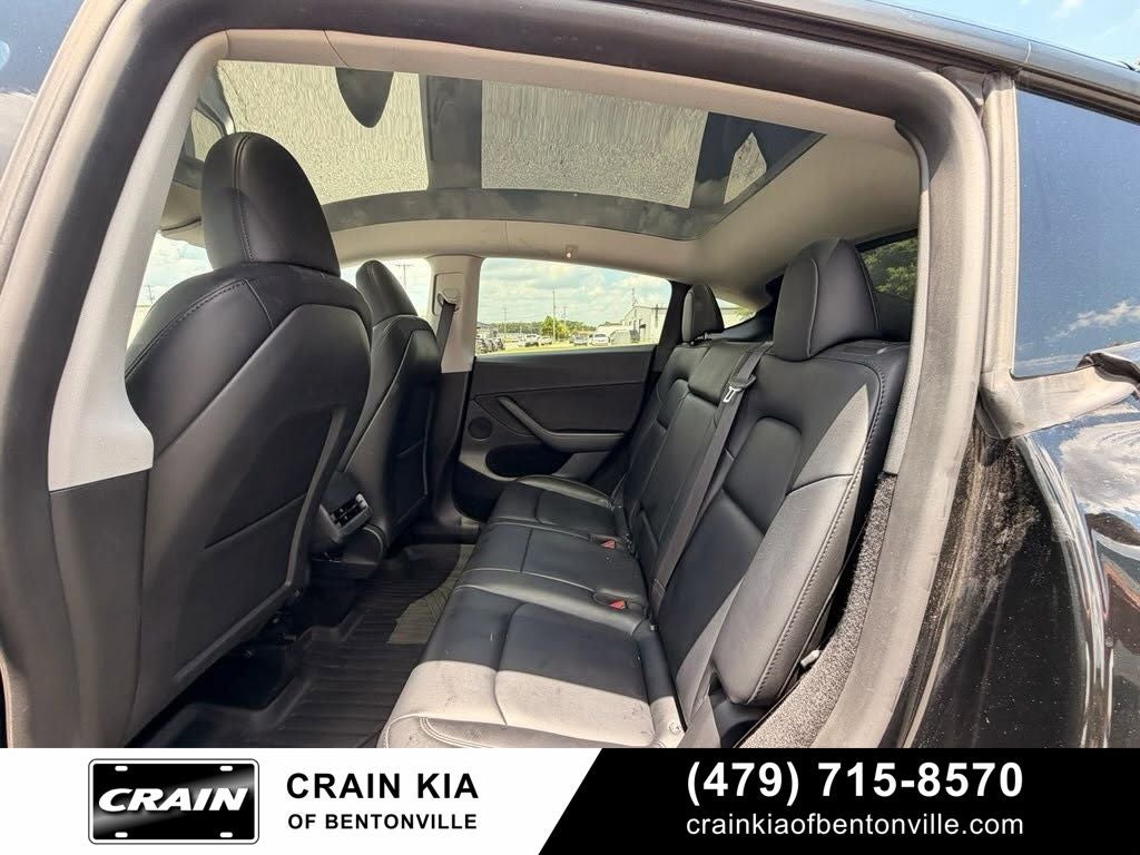 2024 Tesla Model Y Long Range - AWD / CLEAN CARFAX / ONE OWNER
