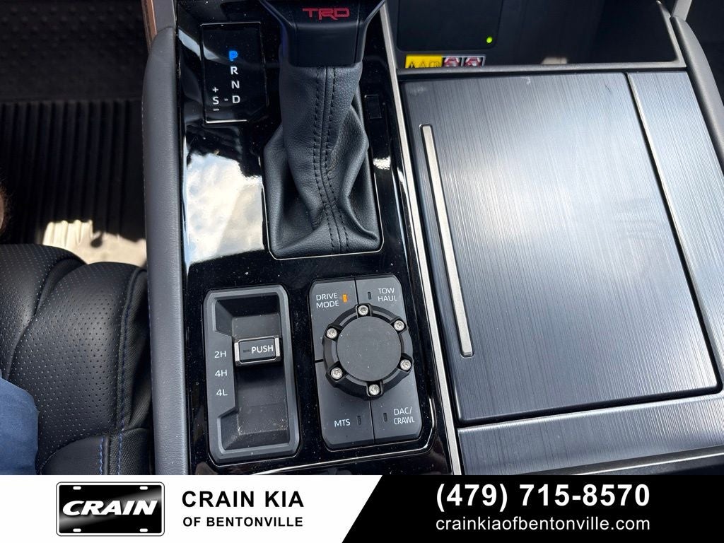 2026 Toyota Sequoia Platinum - 4WD / PANORAMIC SUNROOF / ONE OWNER