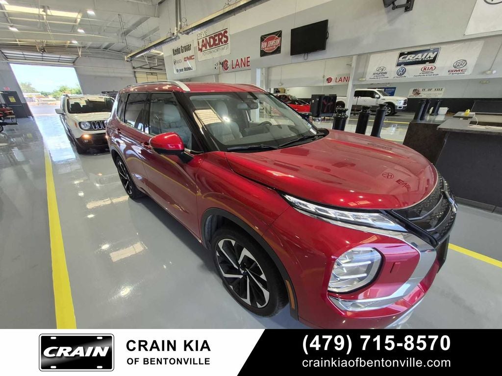 2023 Mitsubishi Outlander SEL - 4WD / CLEAN CARFAX