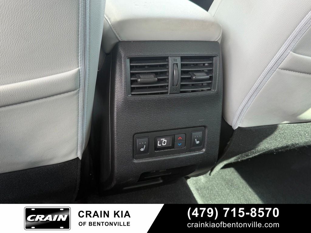 2023 Mitsubishi Outlander SEL - 4WD / CLEAN CARFAX
