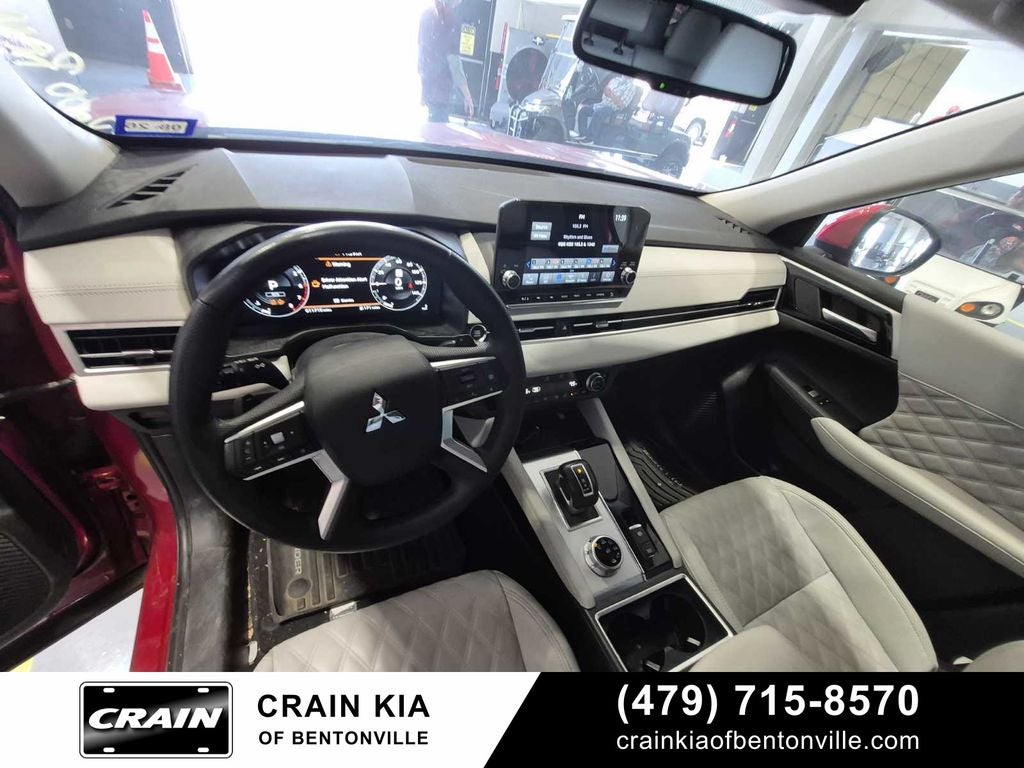 2023 Mitsubishi Outlander SEL - 4WD / CLEAN CARFAX