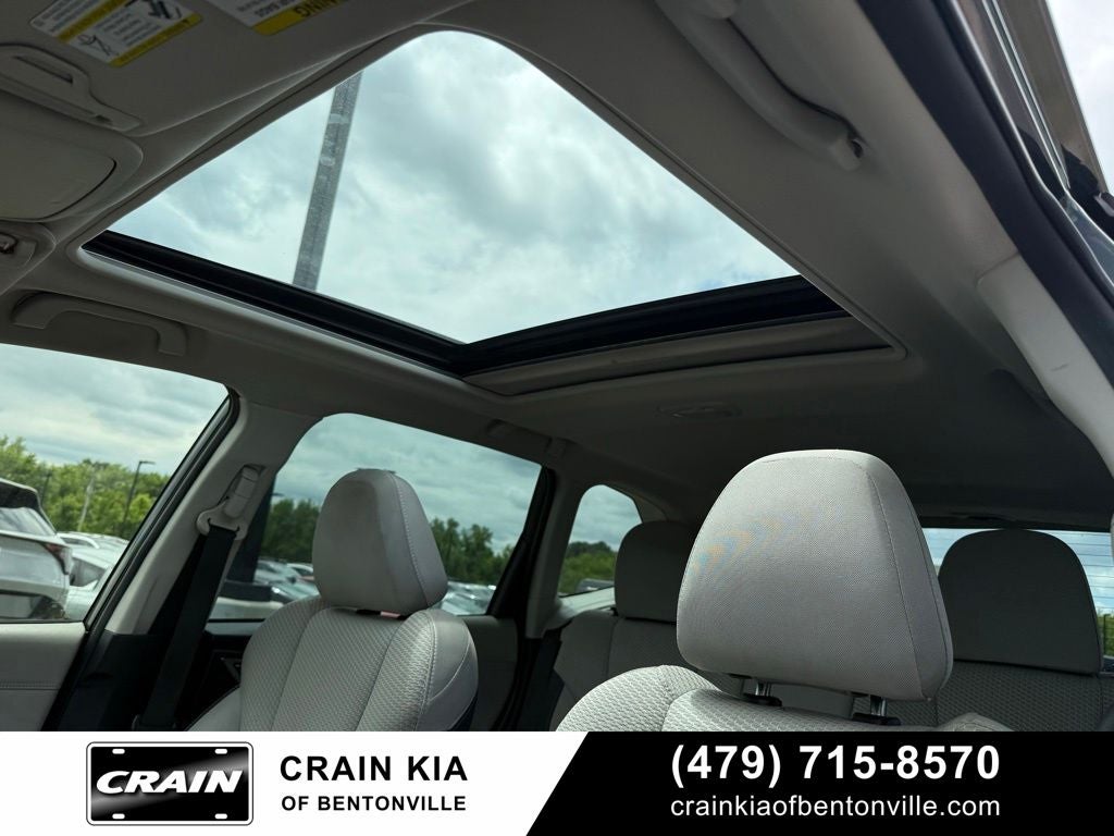 2023 Subaru Forester Premium - AWD / PANORAMIC SUNROOF / ONE OWNER